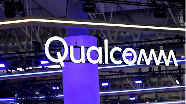 Qualcomm earnings top estimates, issues upbeat Q4 guidance