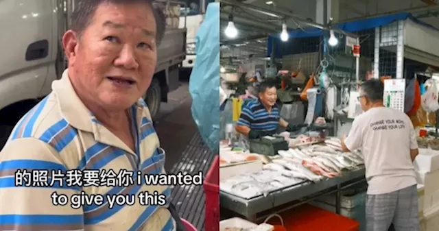 Foreigner hands fishmonger photo of latter to remember 'good memories' before Bukit Timah market closure