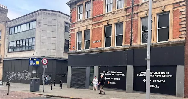 11 pictures that show city centre empty shops that are on the market