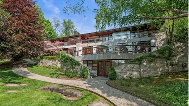 A Frank Lloyd Wright-Inspired Mansion in Michigan Comes to Market for $12.9 Million