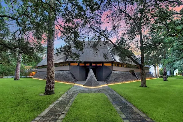 A Texas mansion modeled after Darth Vader's helmet is back on the market