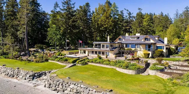 Towner Bay Country Club Estate Hits Market For $6.9M