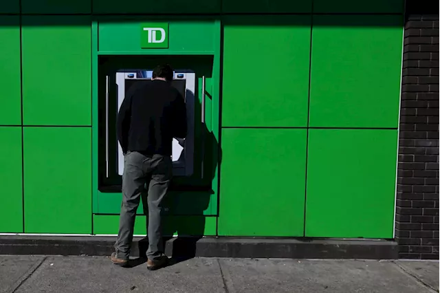 'Modest earnings growth' forecast at Canadian banks through 2025: Fitch