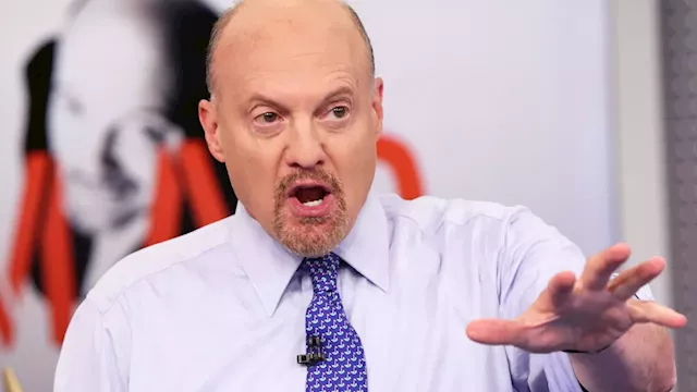 Cramer uses last week's sell-off to explain why a market bottom can be hard to catch