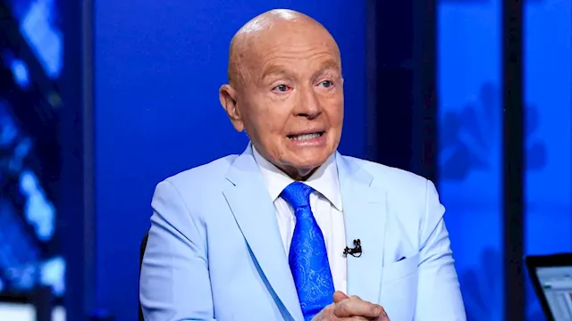 Veteran investor Mark Mobius says this 'historically significant' factor could set back U.S. stocks