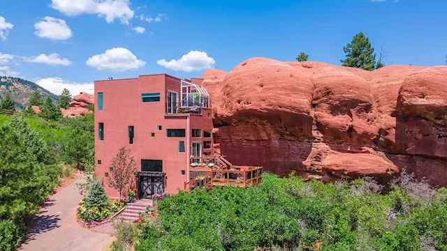 Colorado home built into 200 million-year-old red rocks hits market, brings 'the outdoors in'