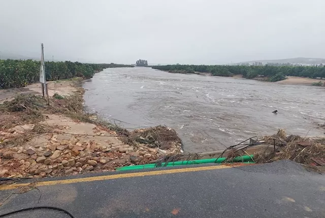 West Cape donates R15mln to Citrusdal Association for flood damages - SABC News - Breaking news, special reports, world, business, sport coverage of all South African current events. Africa's news leader.