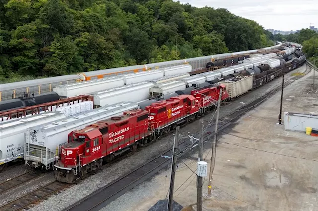 Fertilizer Canada says rail stoppage to cost industry up to $63 million a day