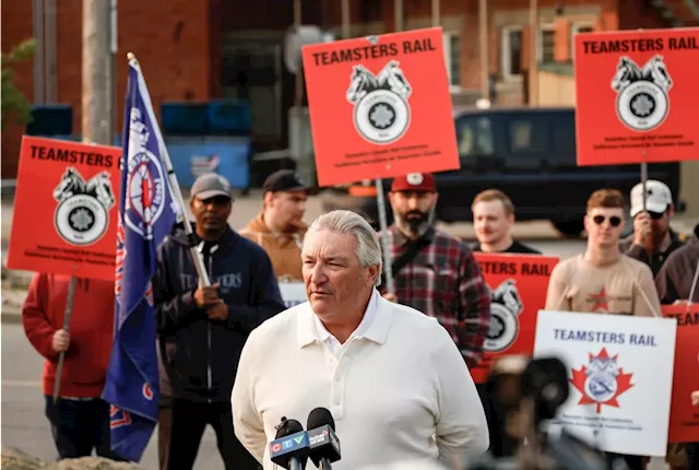 Federal labour board expected to issue decision Saturday over railway industry dispute threatening supply chains