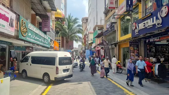 Business as usual again on Jalan Masjid India after SAR op ends