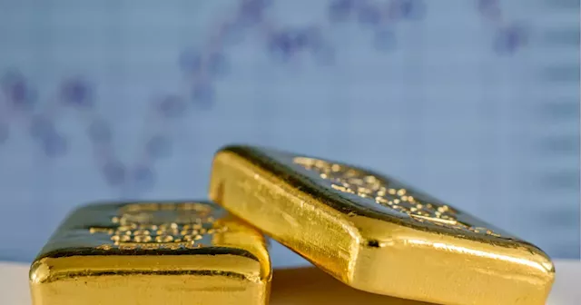 Investing in gold stocks could pay off this fall. Here's why.