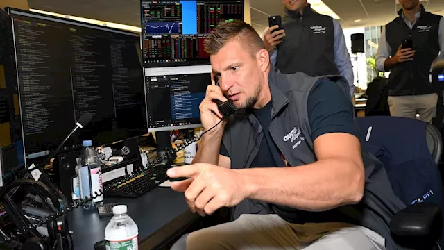 Rob Gronkowski Tries To 'Bring The Stock Market Back' With Trades On Charity Day