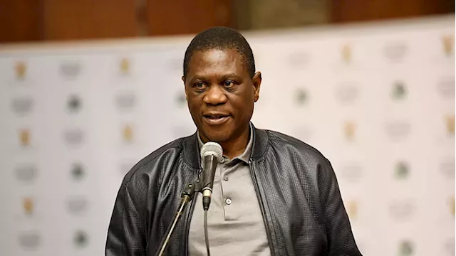  Mashatile collapses at N'wamitwa Day celebrations in Tzaneen - SABC News - Breaking news, special reports, world, business, sport coverage of all South African current events. Africa's news leader.