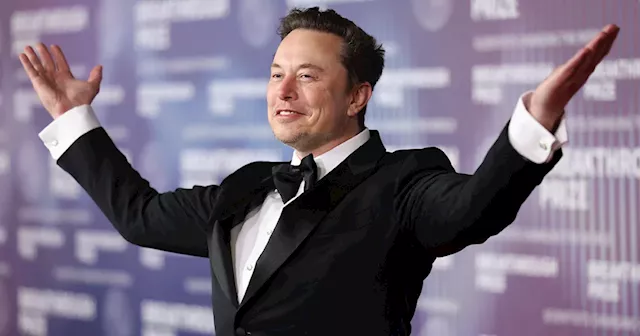 Elon Musk, Who Brutally Mocked Jeff Bezos' Space Company for Suing the Government, Is Now Suing the Government With His Own Space Company