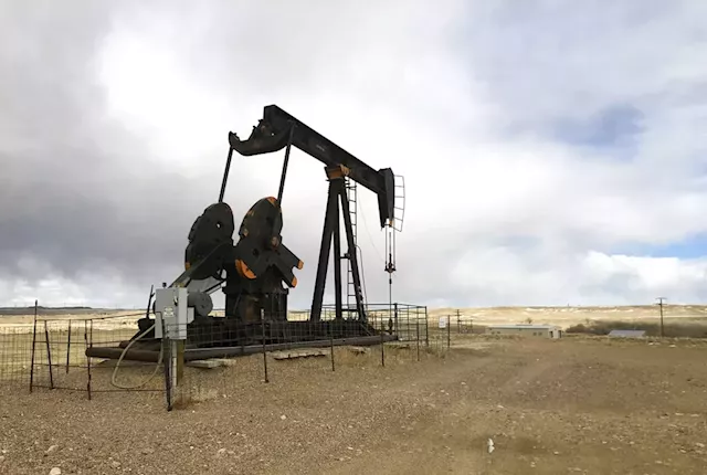 Wyoming oil and gas lease sale sees few bids as industry fears bust