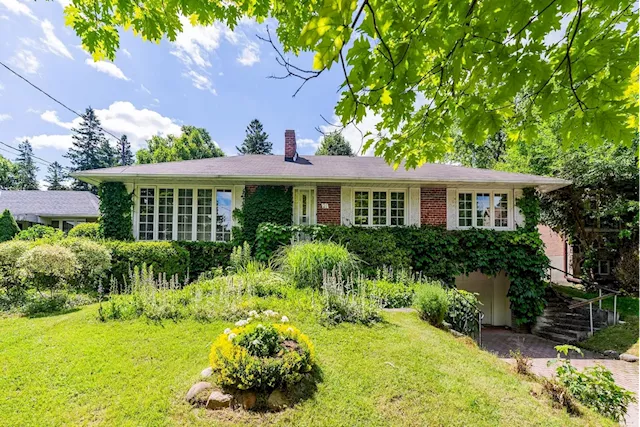 Sellers of dated bungalow prioritize fast sale in sluggish summer market