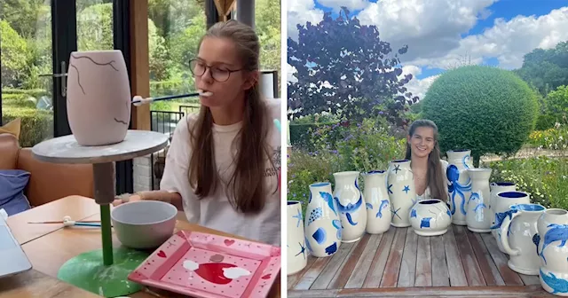 Ceramist And Paralyzed Painter Sisters Go Viral As People Discover Their Wholesome Pottery Business