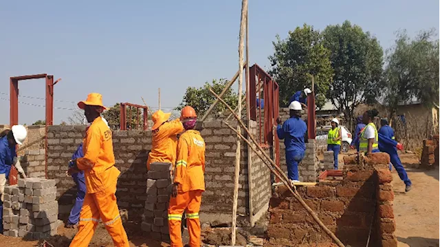 Eastern Cape women in construction seek government intervention - SABC News - Breaking news, special reports, world, business, sport coverage of all South African current events. Africa's news leader.