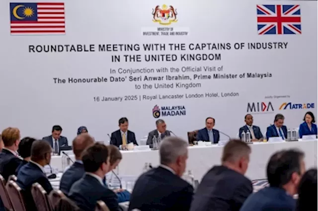 PM Anwar meets UK business leaders, highlights investment opportunities and Johor-Singapore SEZ collaboration