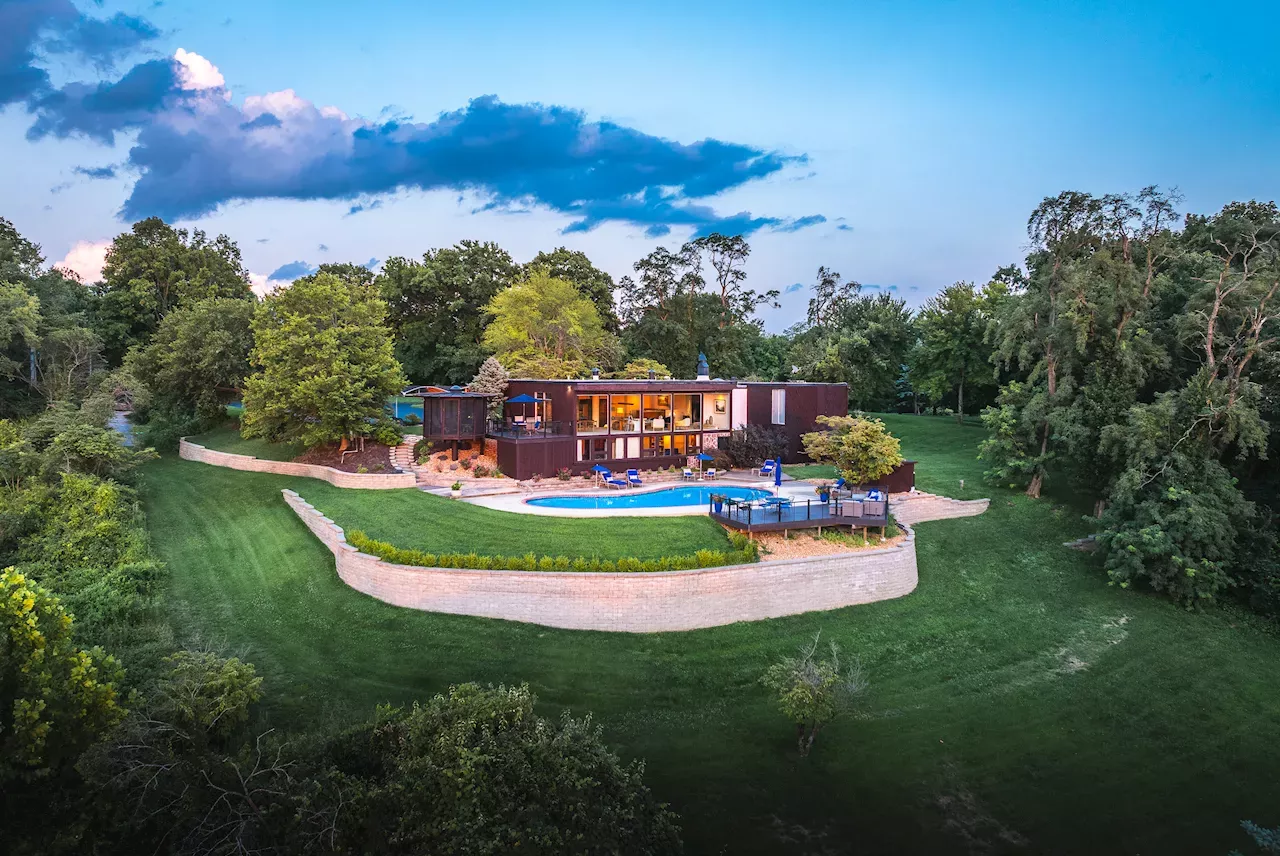 Frank Lloyd Wright-Inspired Illinois Home With St. Louis Arch Views Hits Market After 50 Years